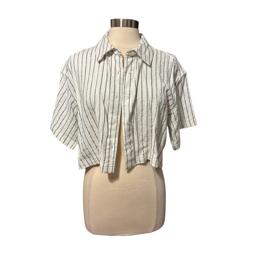 Steve Madden | White and Black Striped Crop Top Size Large